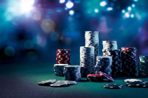 Antarmuka permainan Ceme Online di platform luna toto menampilkan kartu pemain dan bandar dengan sistem taruhan yang jelas